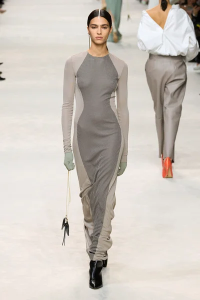 Look 50